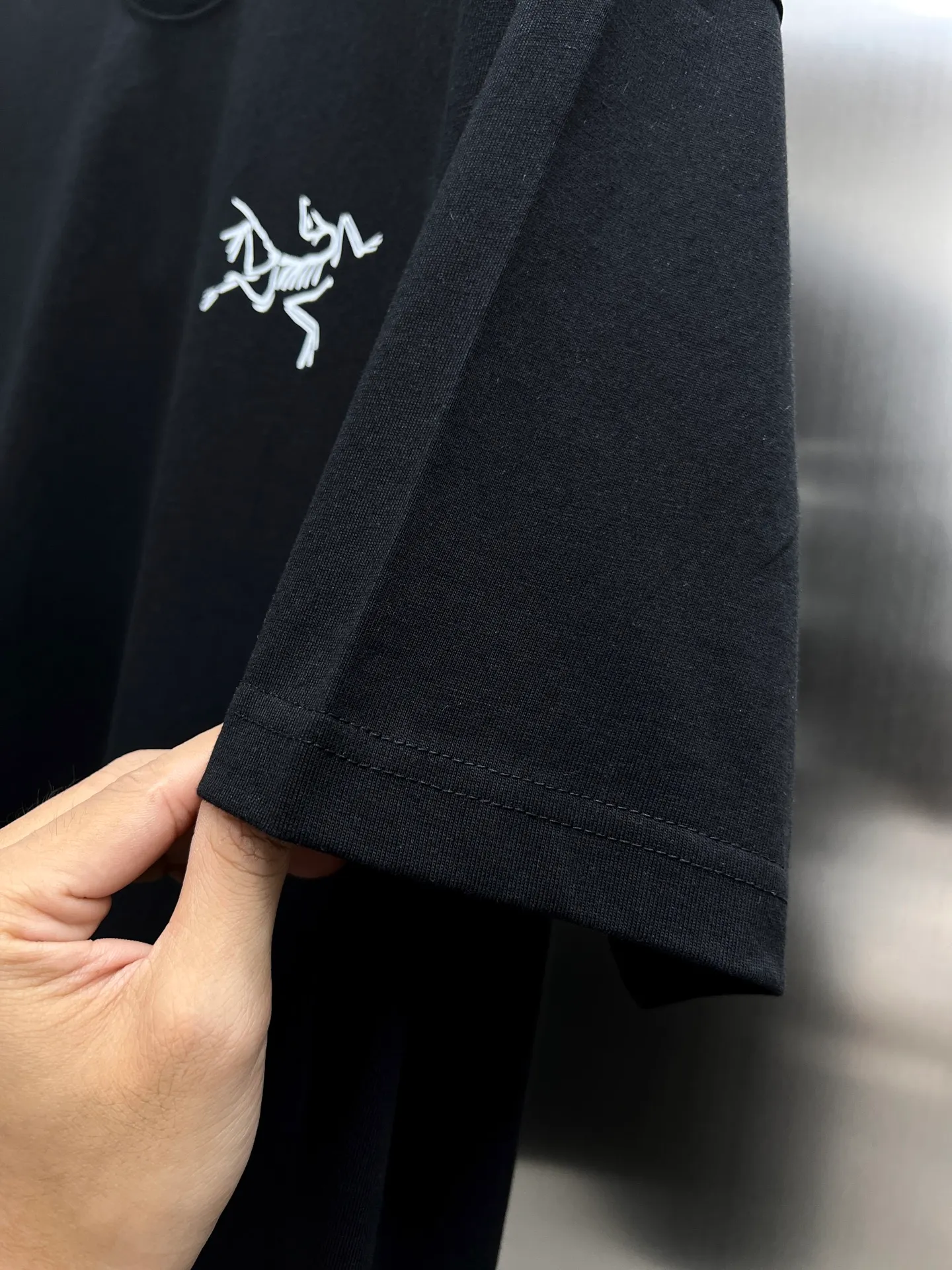 arcteryx🌟New Arrival T T Hot Sale 99 🐎🐎Size：S-XXL Black White 2 Size S 110 54 69 21 M 114 56 71 22 L 118 58 73 22 XL 122 60 75 23 2XL 126 62 77 23